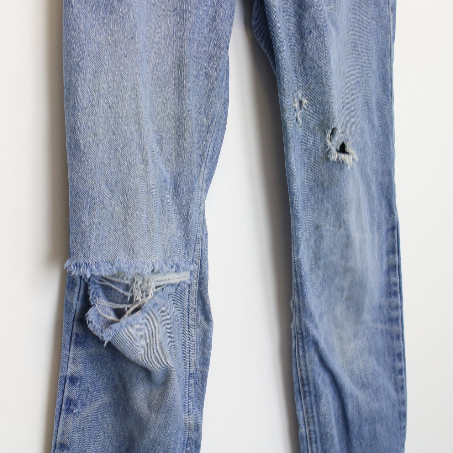 Vintage Levi's jeans in Blue. Best fits 30W