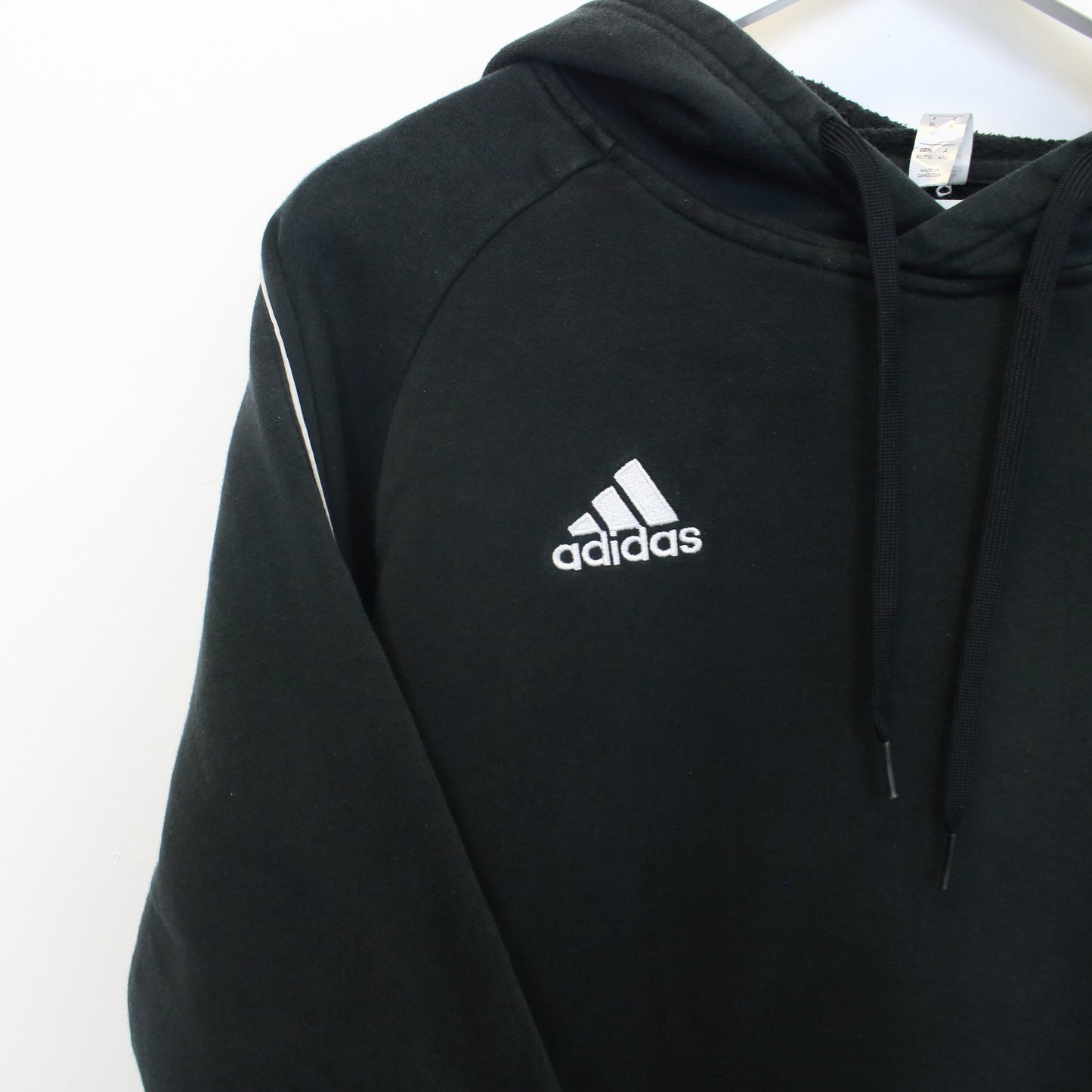 Vintage Adidas sweatshirt in Black. Best Fits L