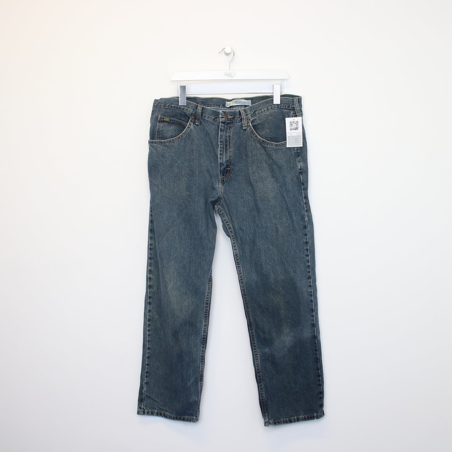 Vintage Lee jeans in Blue. Best fits 40W