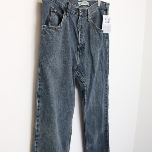 Vintage Lee jeans in Blue. Best fits 40W