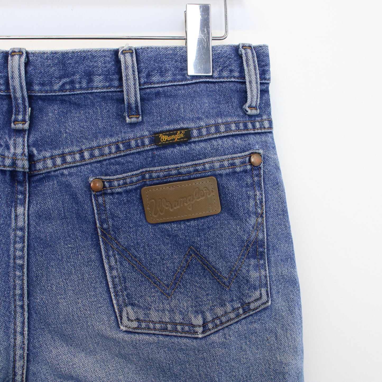 Vintage Wrangler jeans in Blue. Best fits 34W