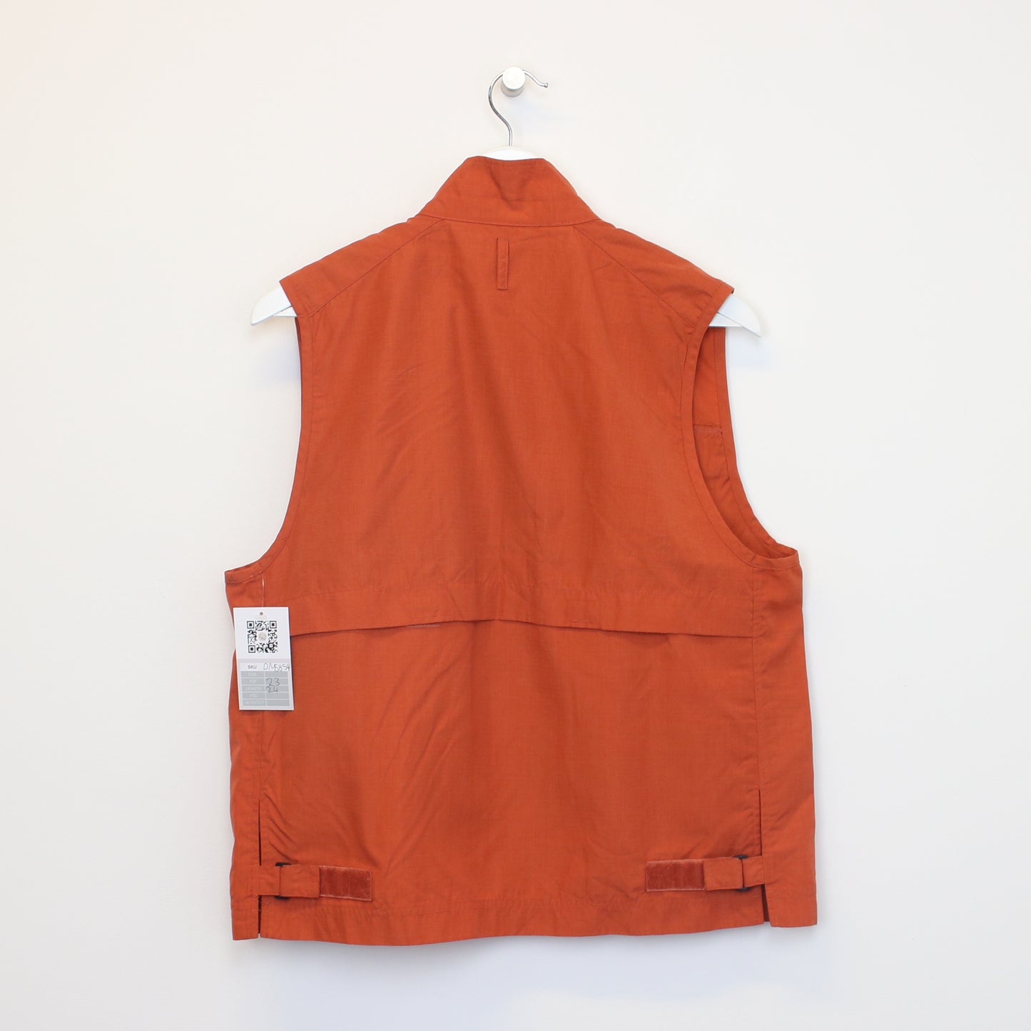 Vintage Divisa vest in Orange. Best fits M