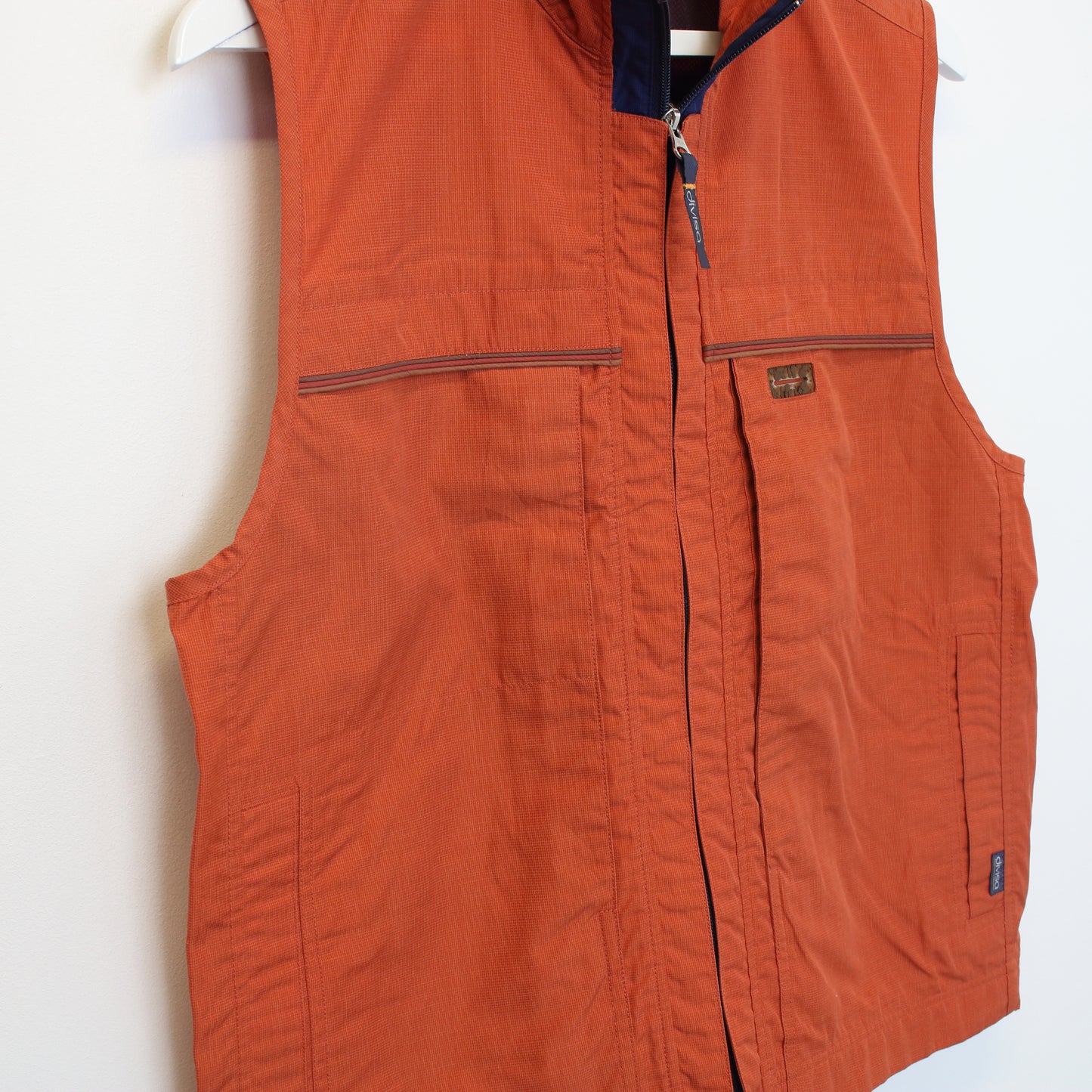 Vintage Divisa vest in Orange. Best fits M