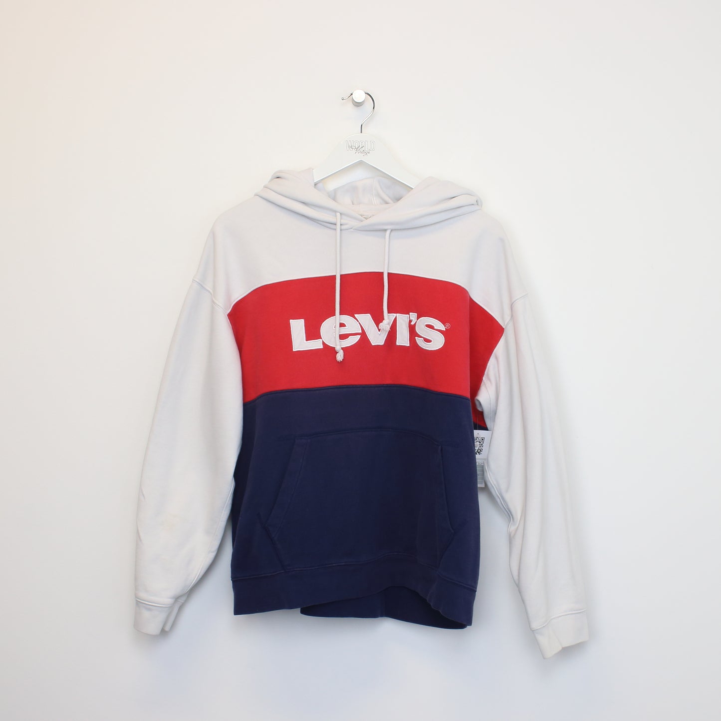 Vintage Levi's sweatshirt inWhite. Best fits L