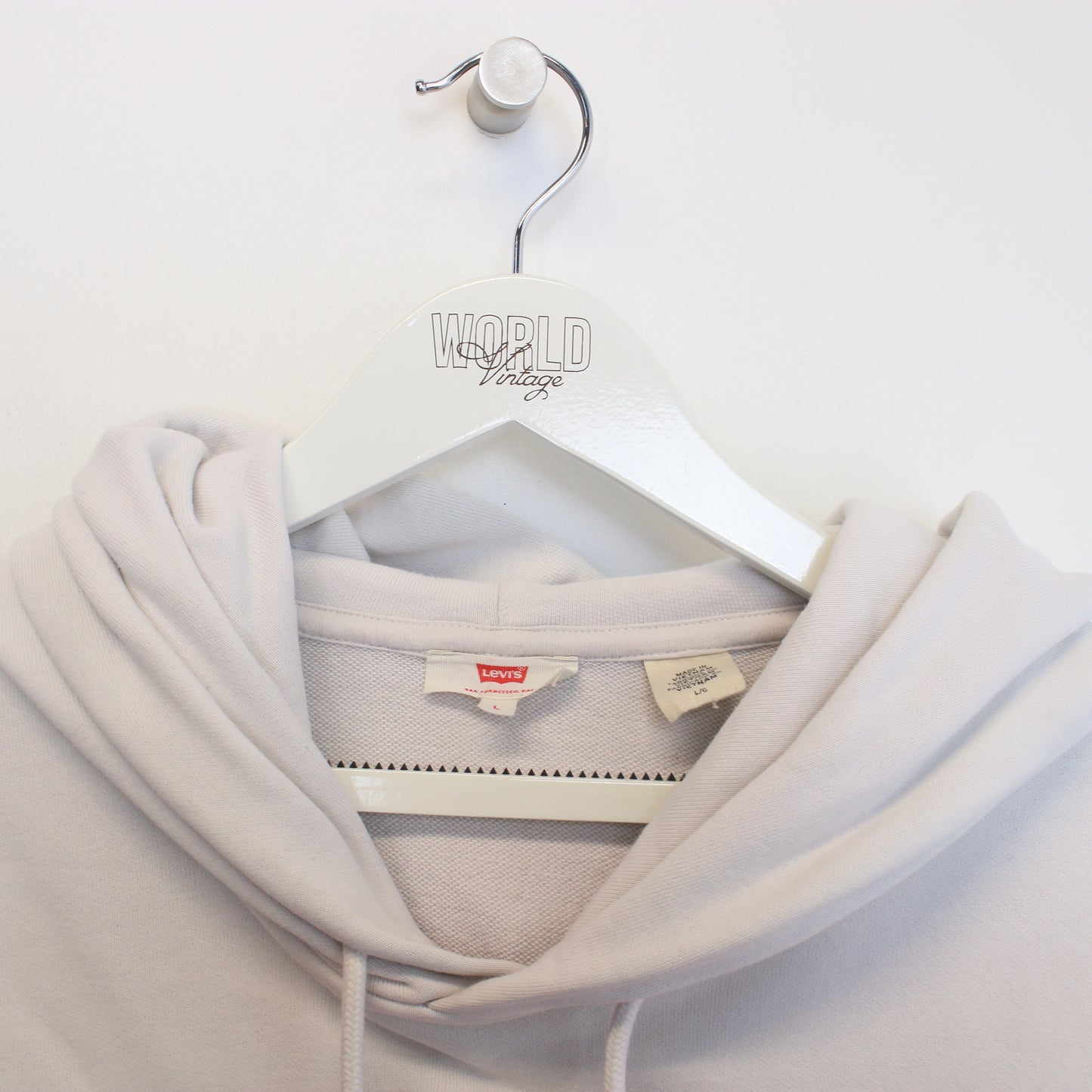 Vintage Levi's sweatshirt inWhite. Best fits L