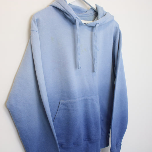 Vintage Champion sweatshirt in Blue. Best fits M