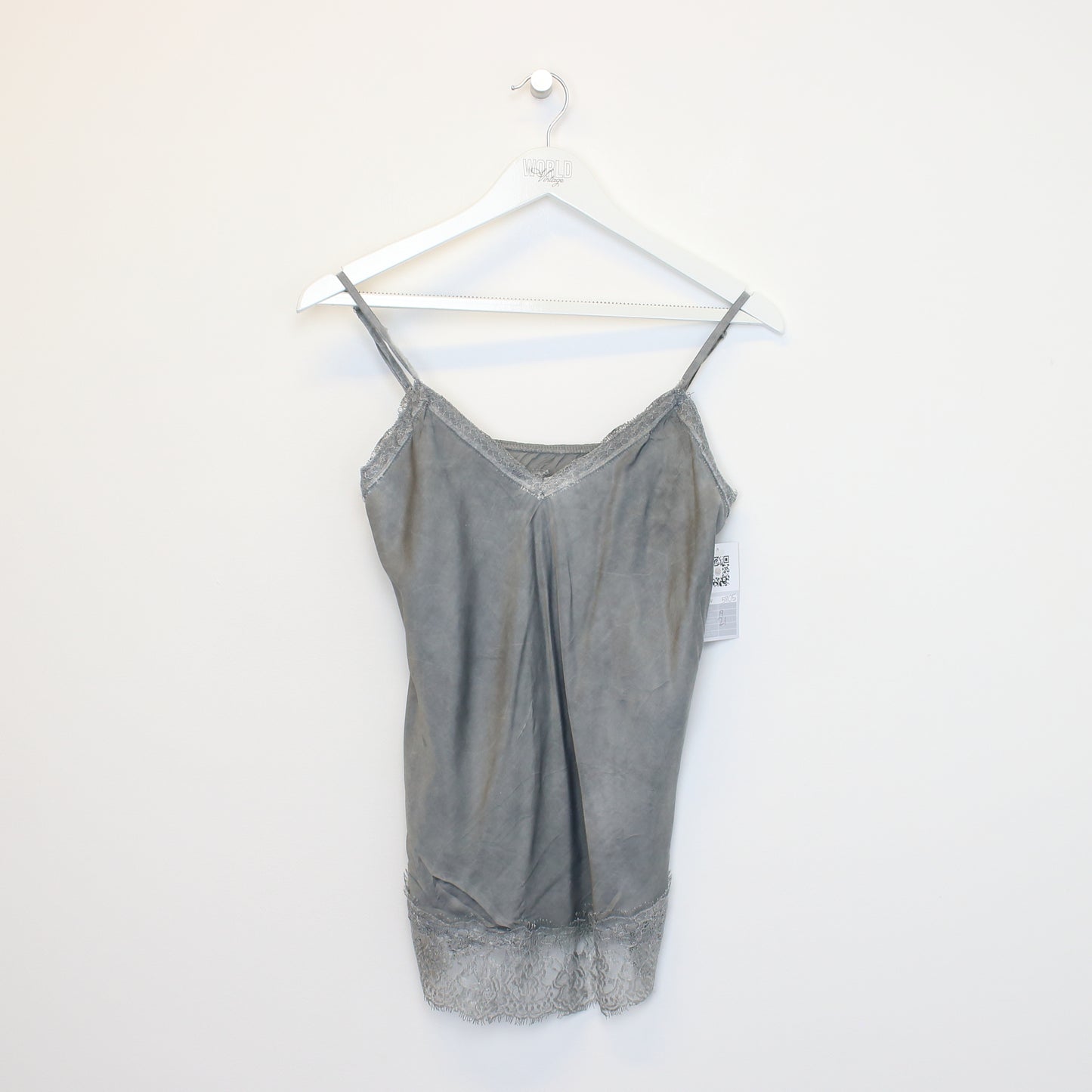 Vintage women's Unbranded cami in Grey. Best fits M