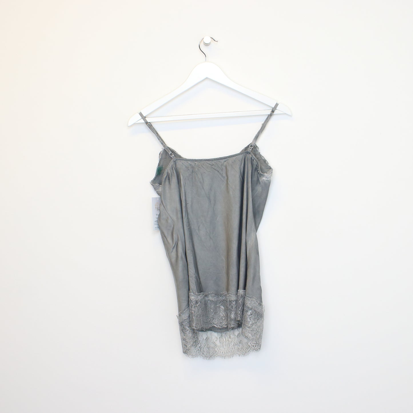 Vintage women's Unbranded cami in Grey. Best fits M