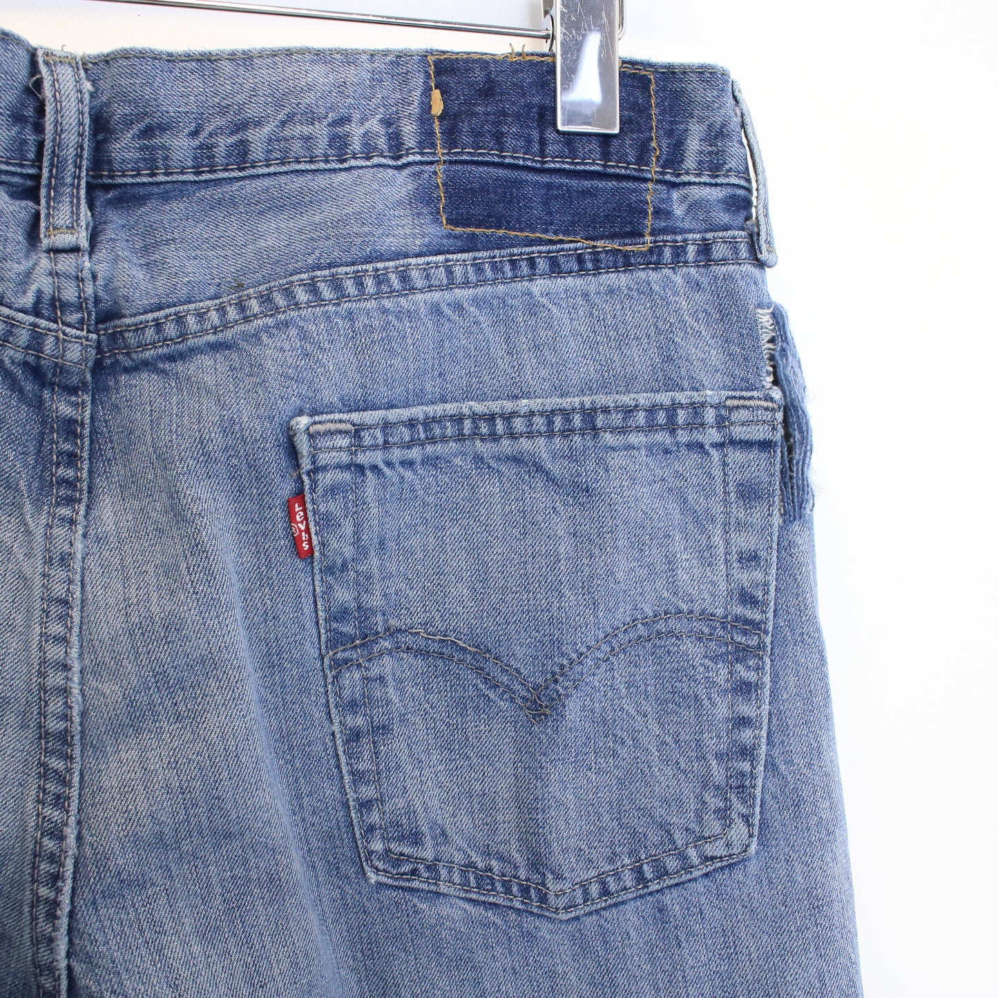 Vintage Levi's jeans in Blue. Best fits 34W