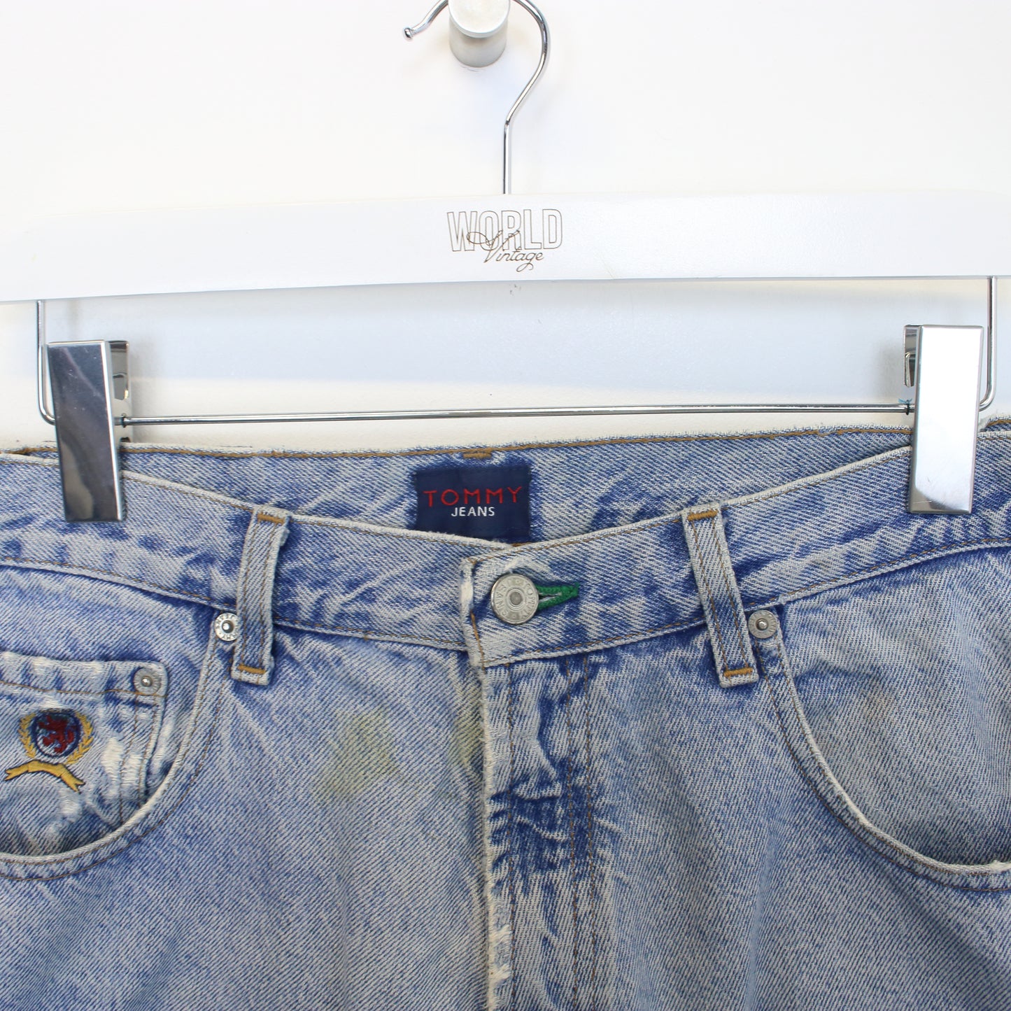 Vintage Tommy Hilfiger jean shorts. Best fits W33