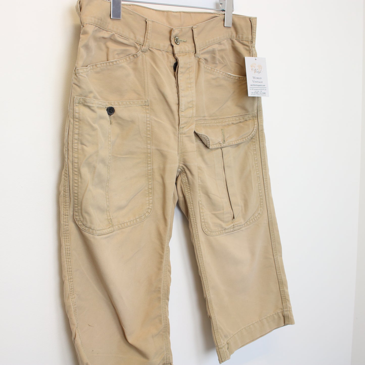 Vintage Dickies shorts in Brown. Best fits W32