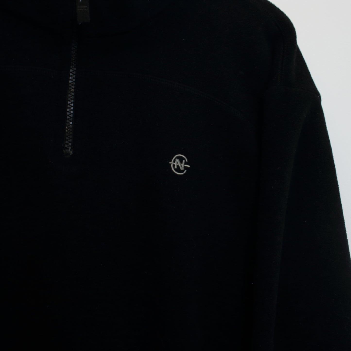 Vintage Nautica quarter zip fleece in black. Best fits L