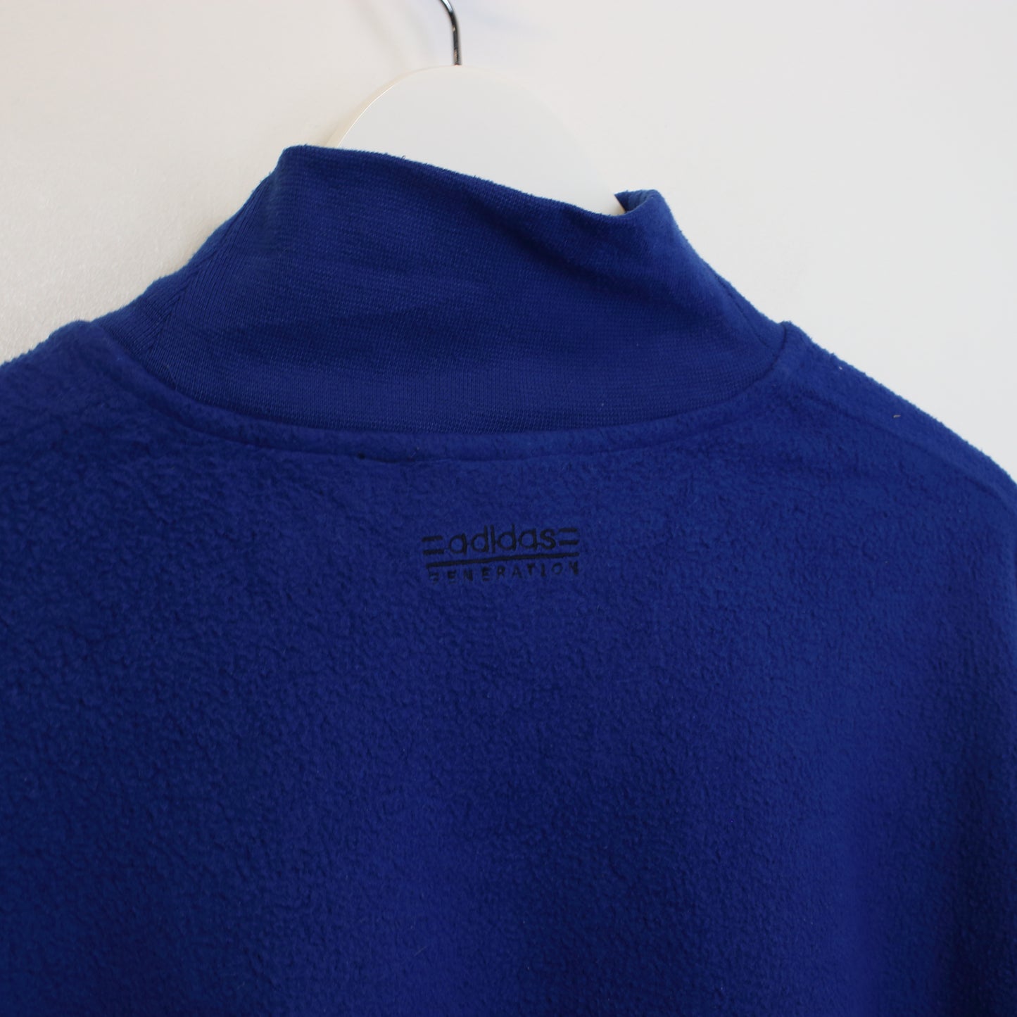 Vintage Adidas fleece in blue. Best fits L