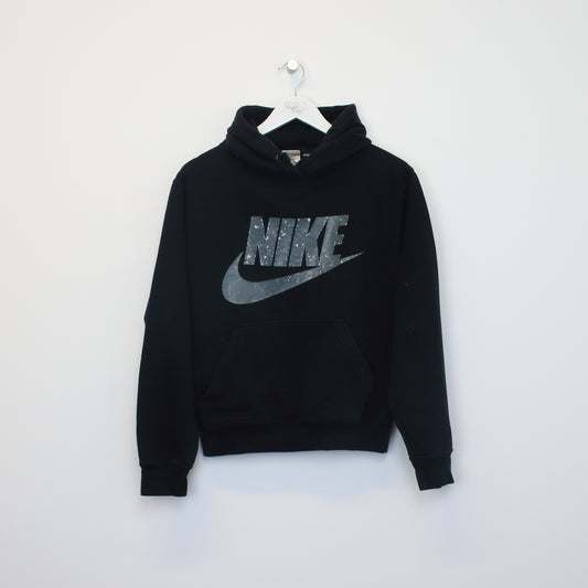 Vintage Nike hoodie in black. Best fits XS