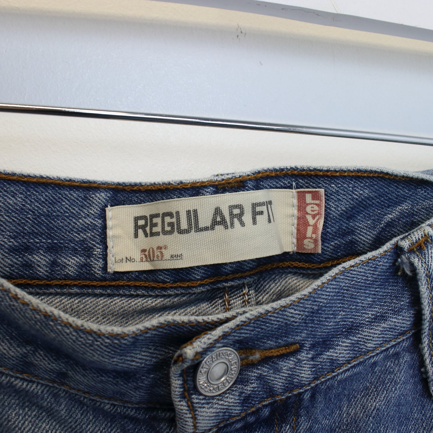 Vintage Levi's 505 jeans in blue. Best fits W30 L32