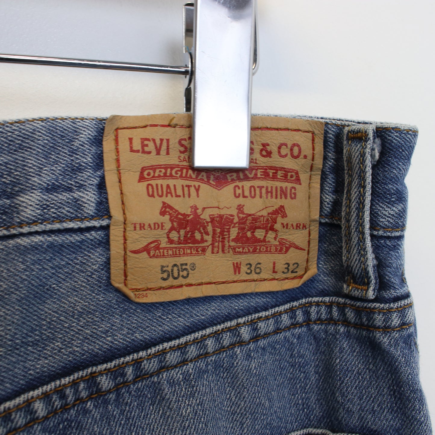 Vintage Levi's 505 jeans in blue. Best fits W30 L32