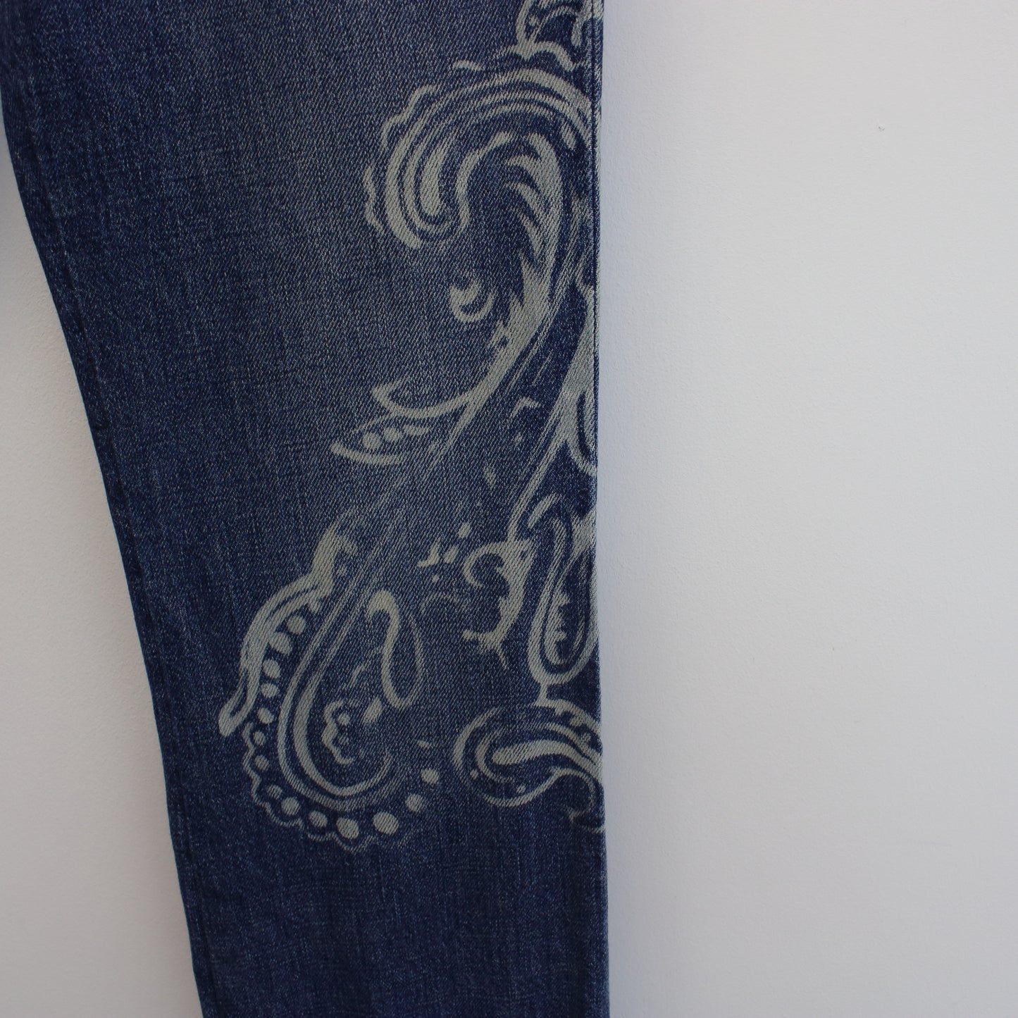 Vintage Ralph Lauren jeans in blue. Best fits W26 L31