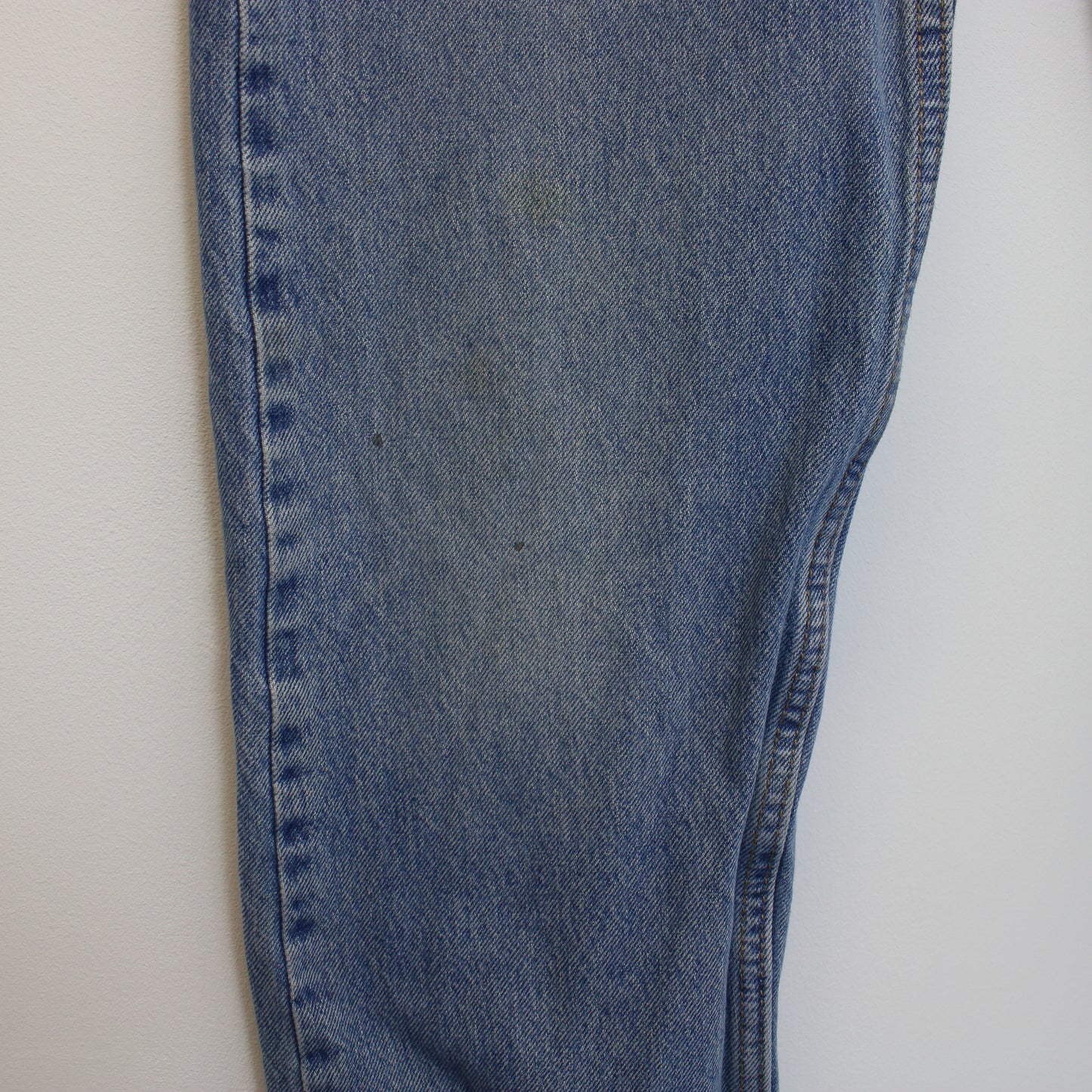 Vintage Levi's jeans in blue. Best fits W32 L32