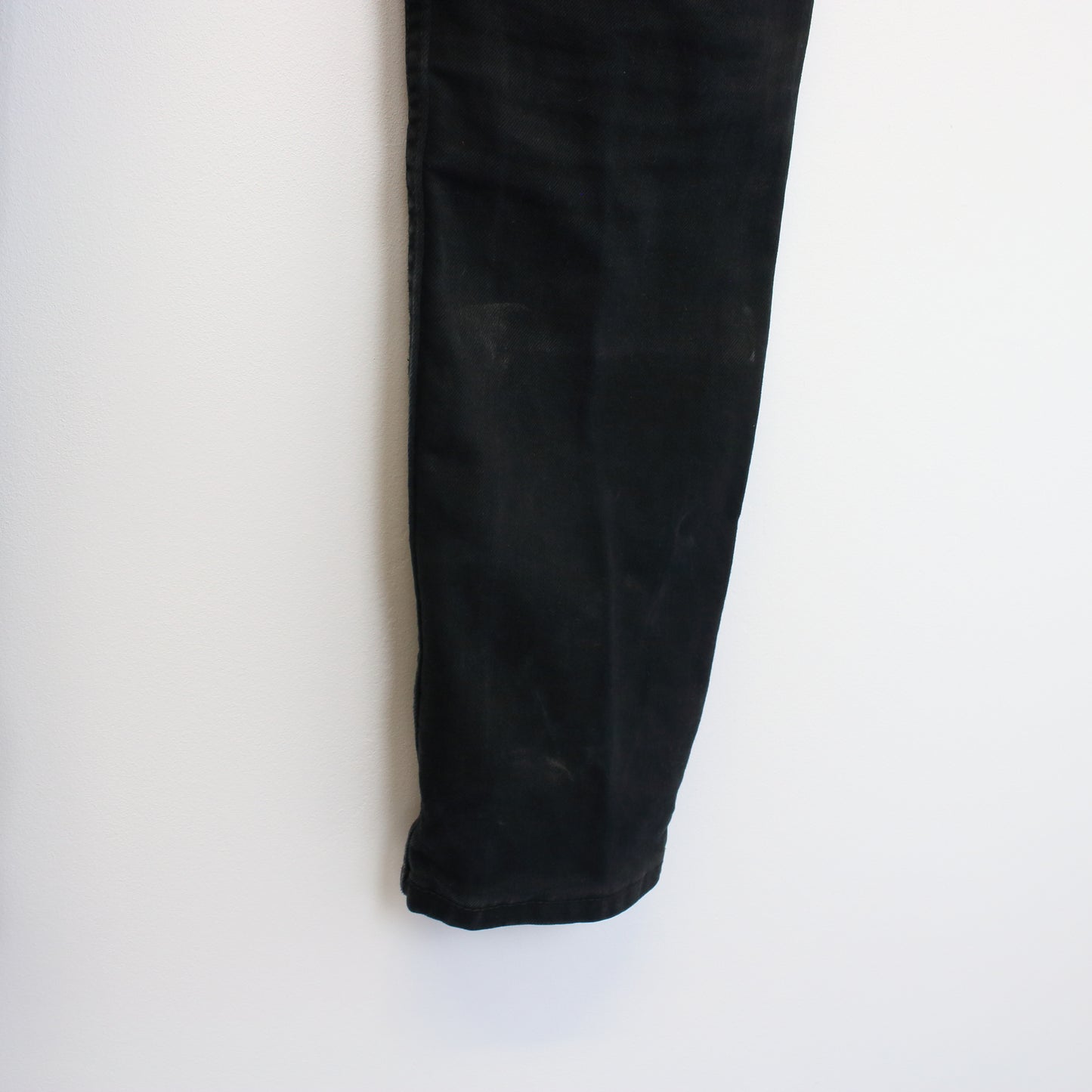 Vintage Levi's jeans in black. Best fits W34 L30