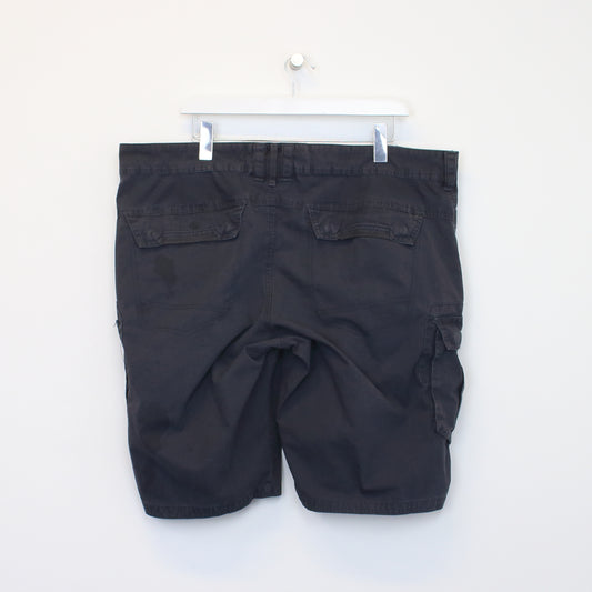 Vintage Unbranded cargo shorts in grey. Best fits W41