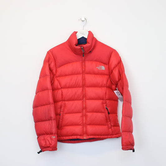 Vintage The North Face jacket in red. Best fits S