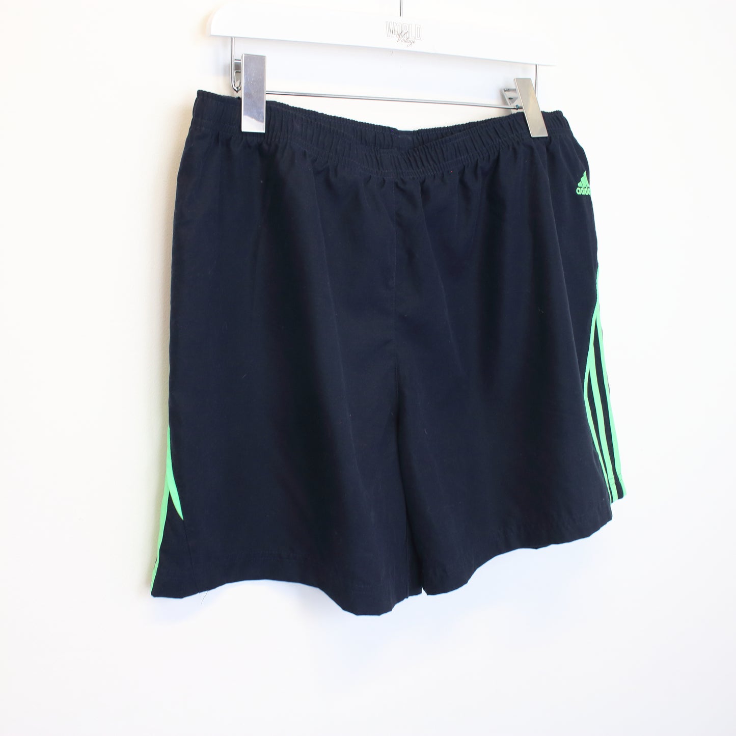 Vintage Nike shorts in black. Best fits M