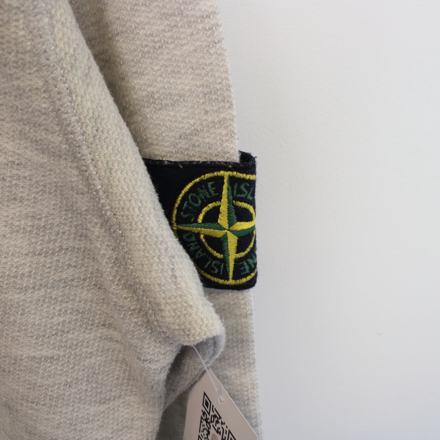 Vintage Stone Island sweatshirt in grey. Best fits L