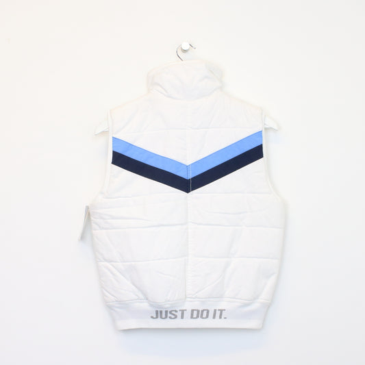 Vintage women's Nike jacket in white. Best fits M