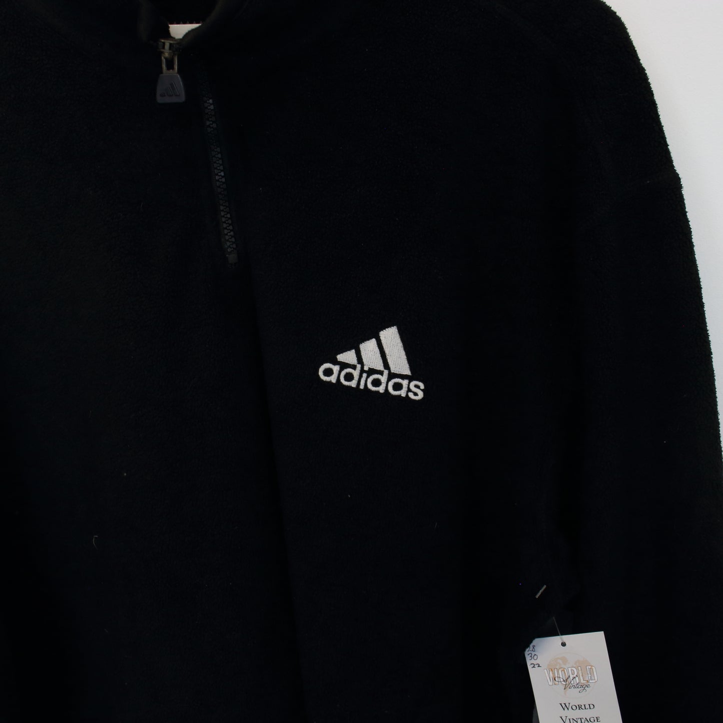 Vintage Adidas fleece in black. Best fits XL