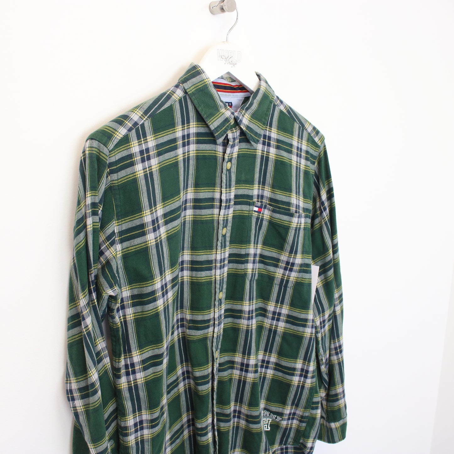 Vintage Tommy Hilfiger shirt in green. Best fits S