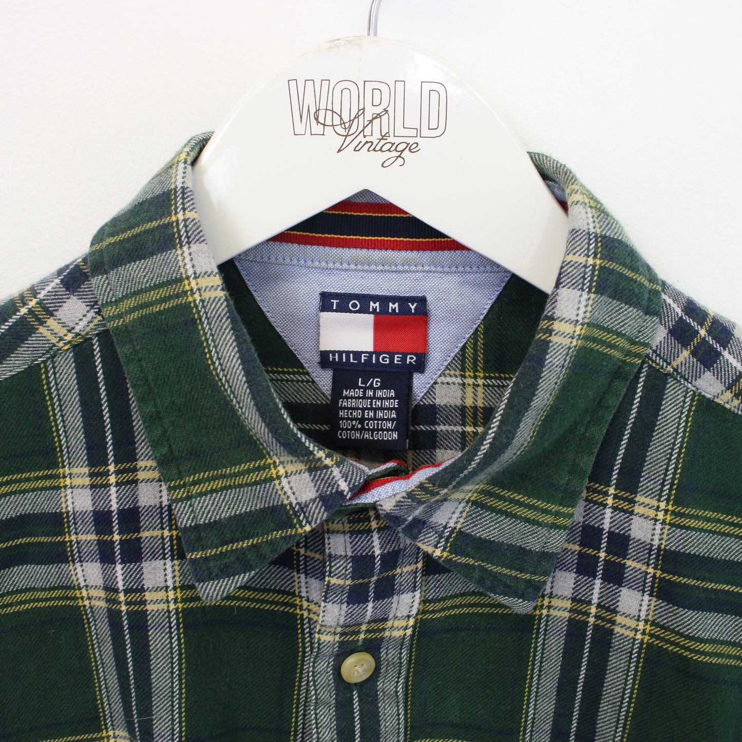 Vintage Tommy Hilfiger shirt in green. Best fits S