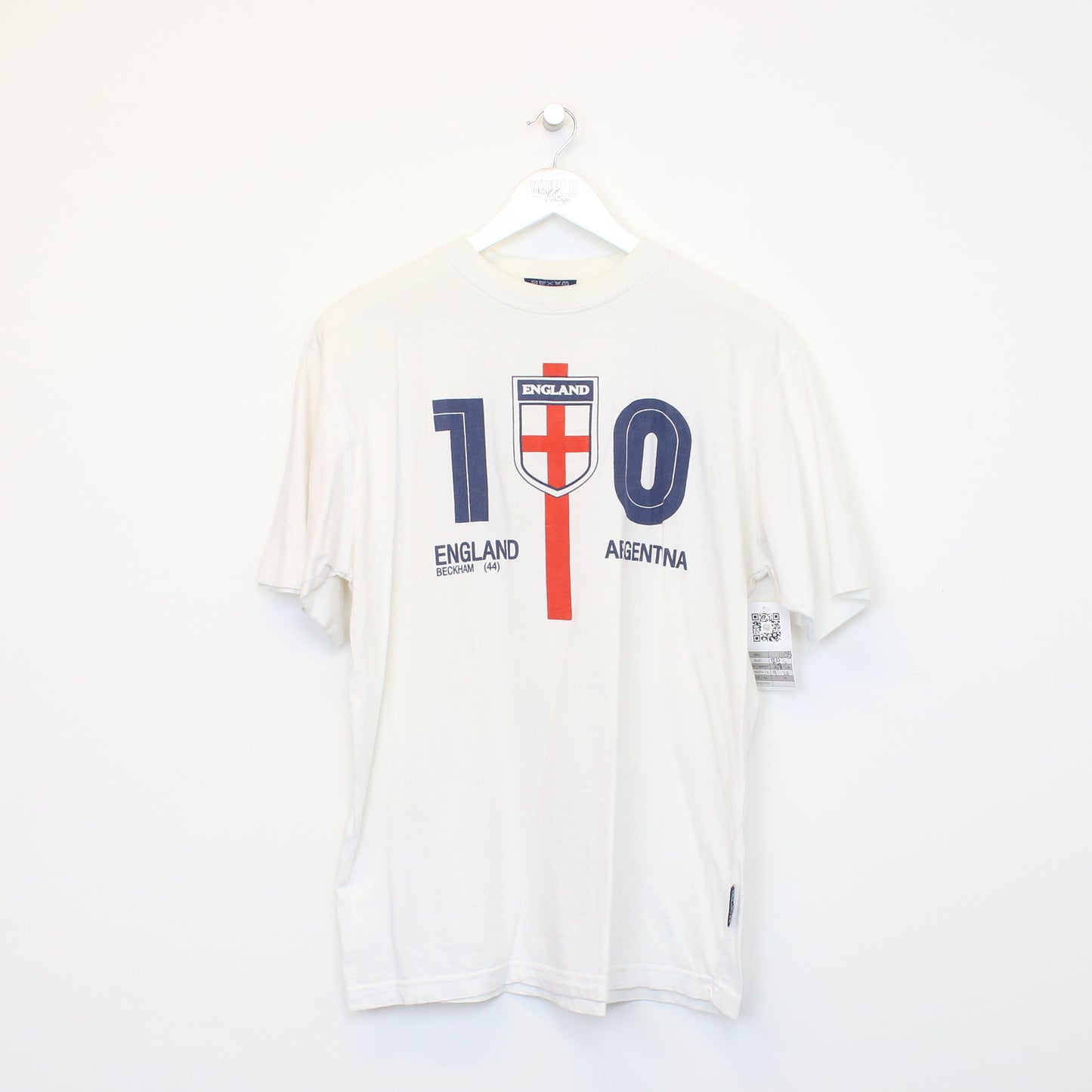 Vintage England t-shirt in white. Best fits L