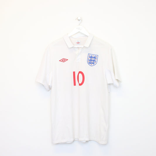 Vintage England shirt in white. Best fits L