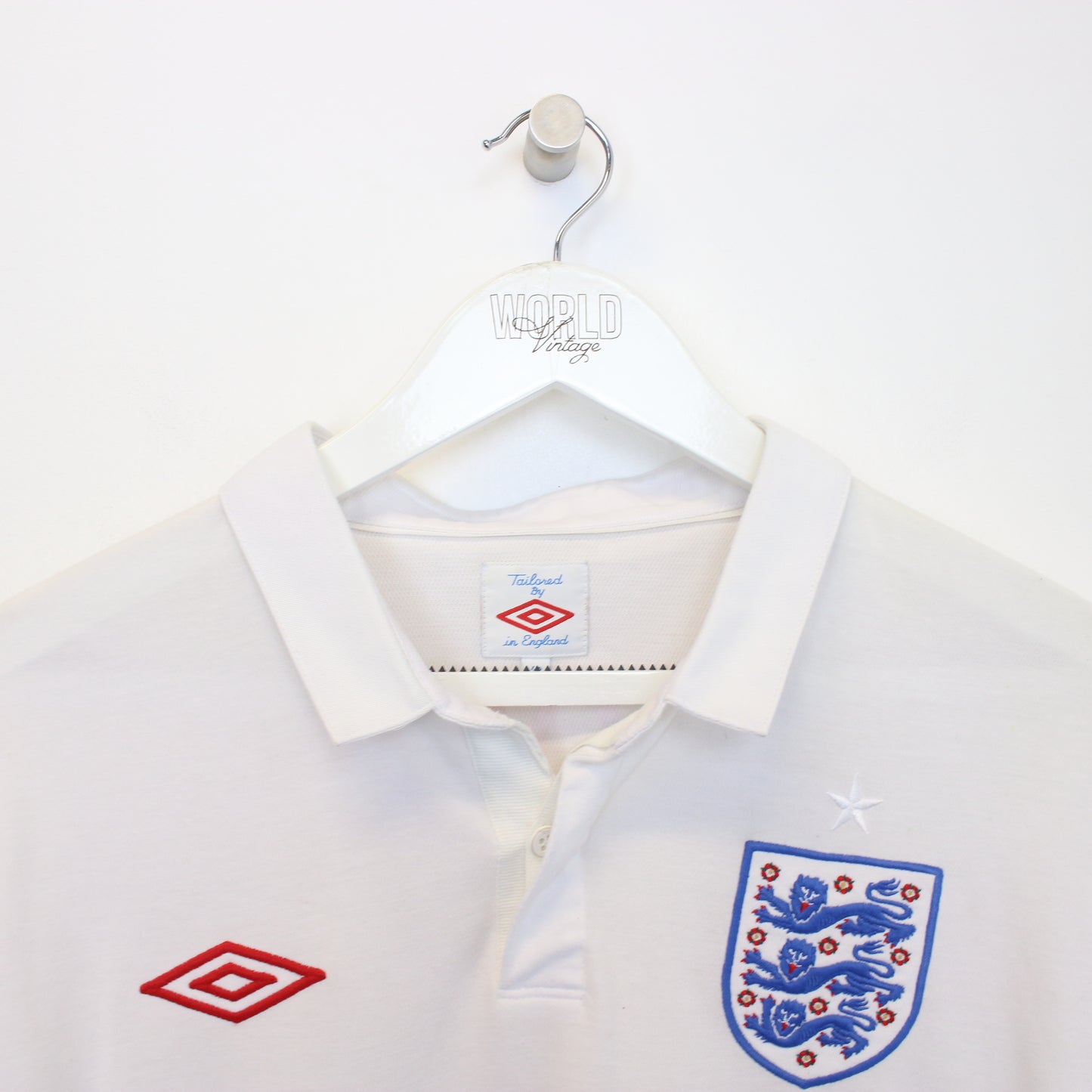 Vintage England shirt in white. Best fits L