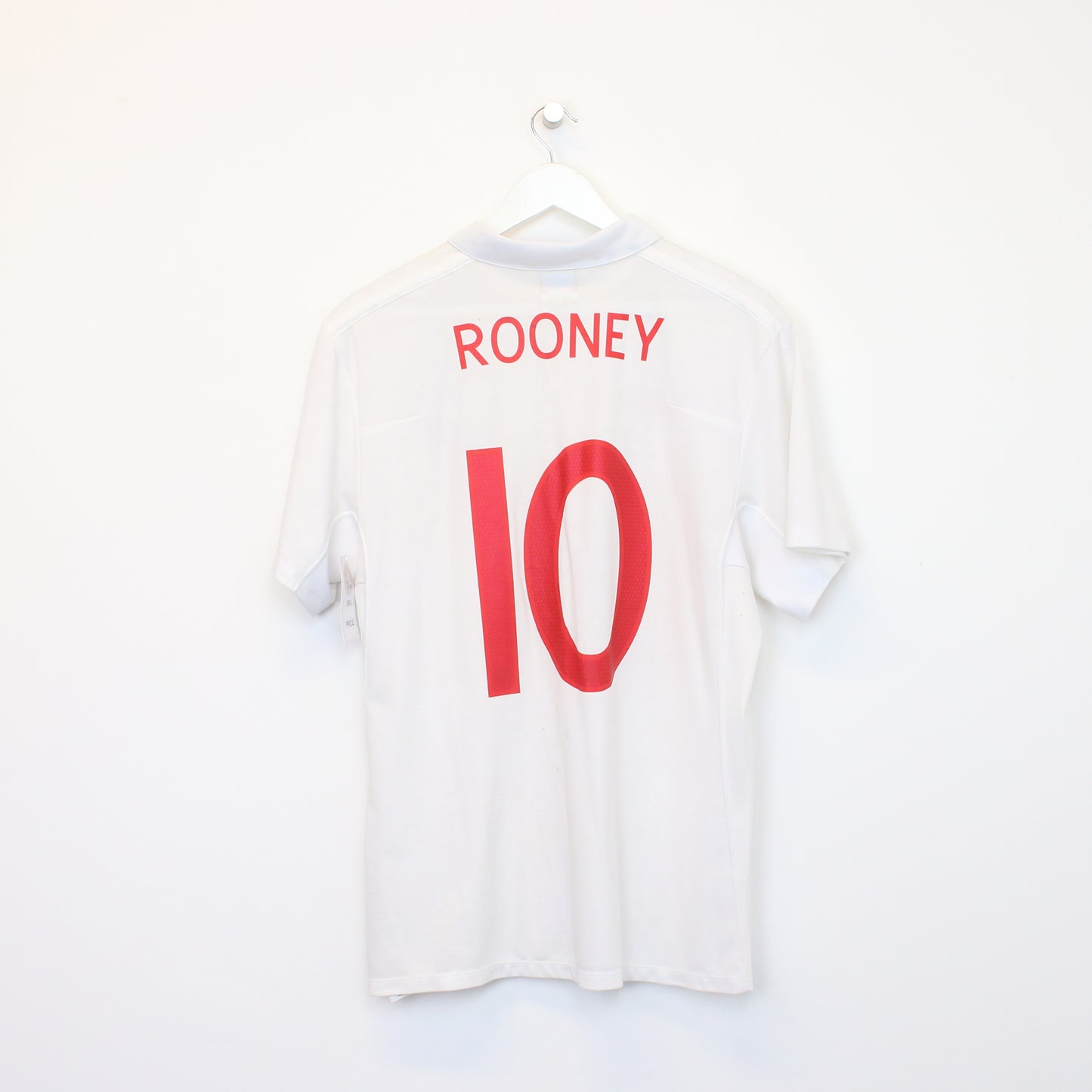 Vintage England shirt in white. Best fits L