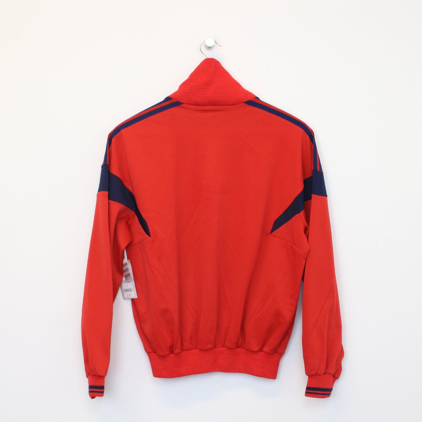 Vintage Adidas jacket in red. Best fits S