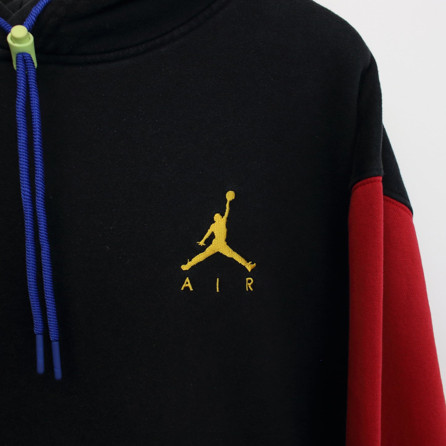 Vintage Air Jordan hoodie in black and red. Best fits L