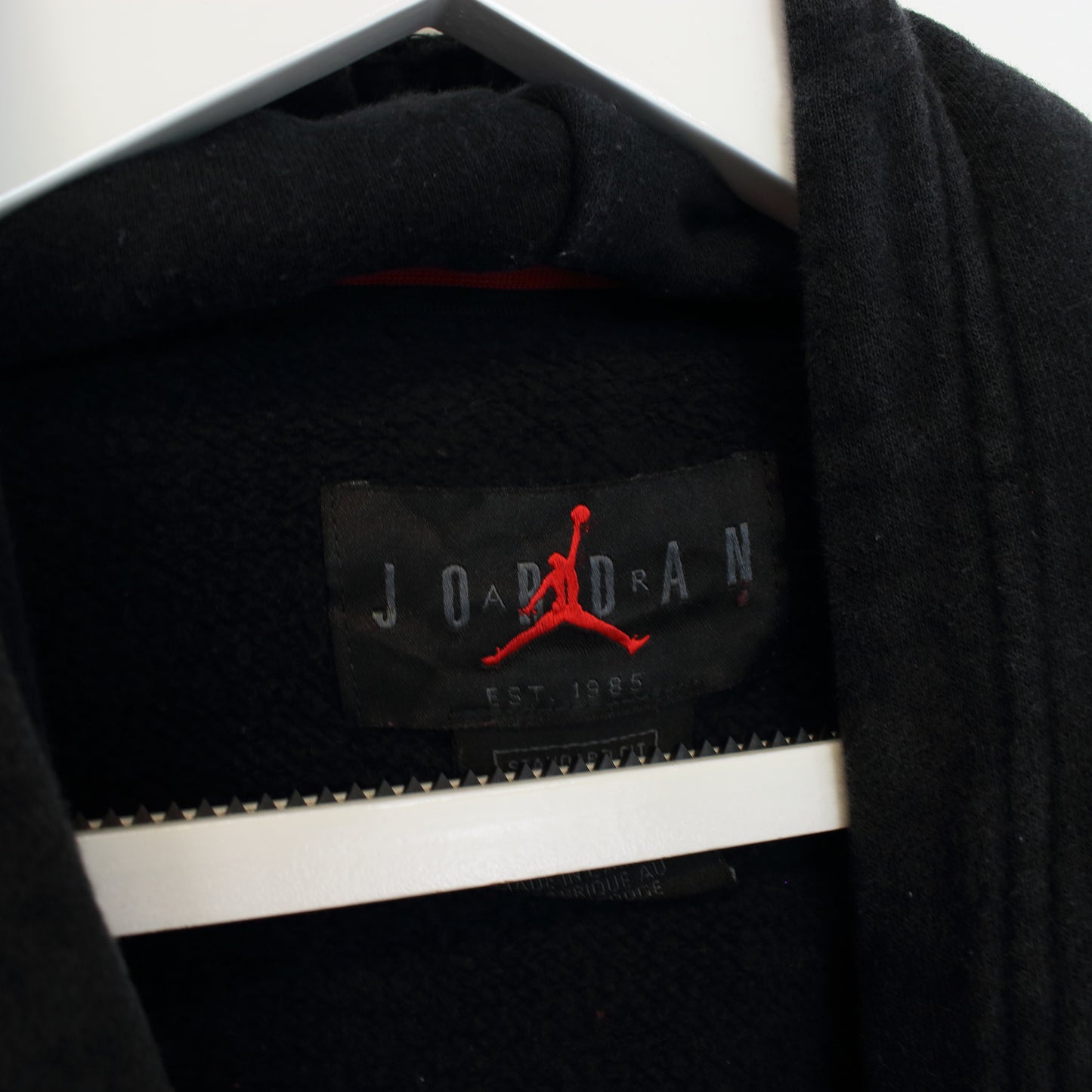 Vintage Air Jordan hoodie in black and red. Best fits L