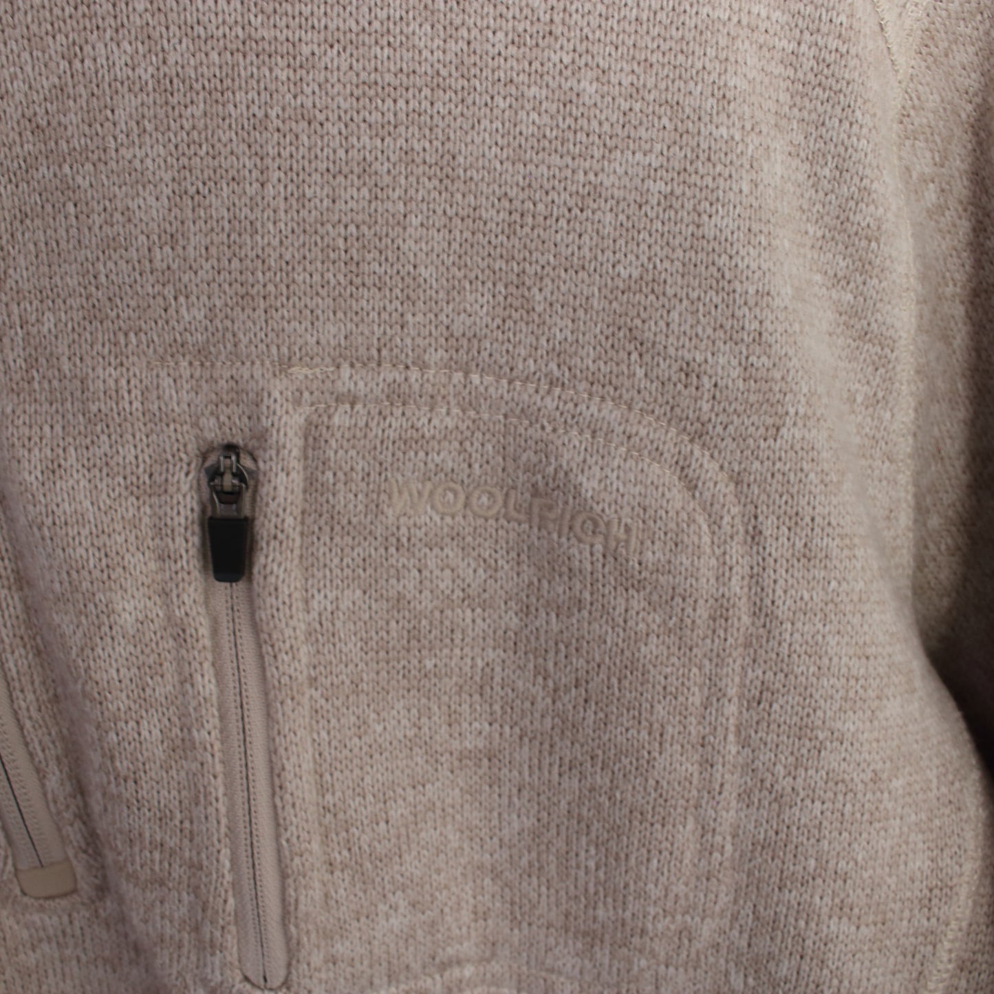 Vintage Woolrich sweatshirt in cream. Best fits M