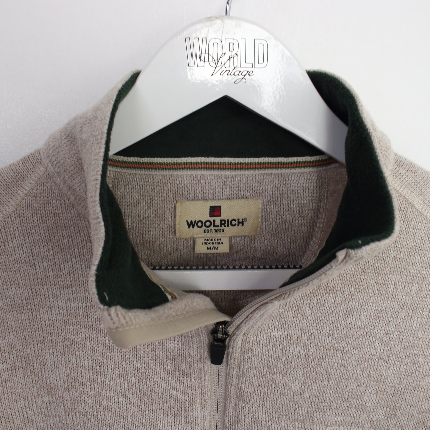 Vintage Woolrich sweatshirt in cream. Best fits M