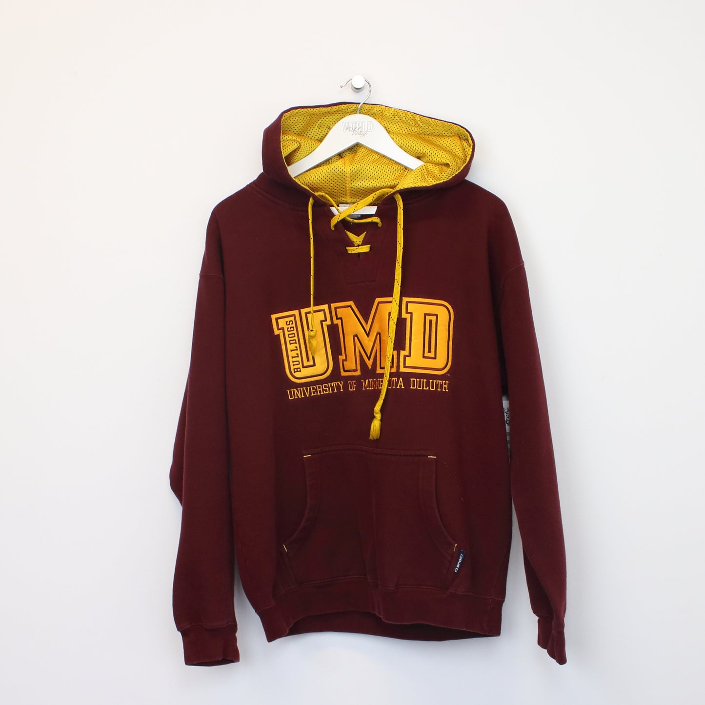 Vintage UMP hoodie in burgundy. Best fits L