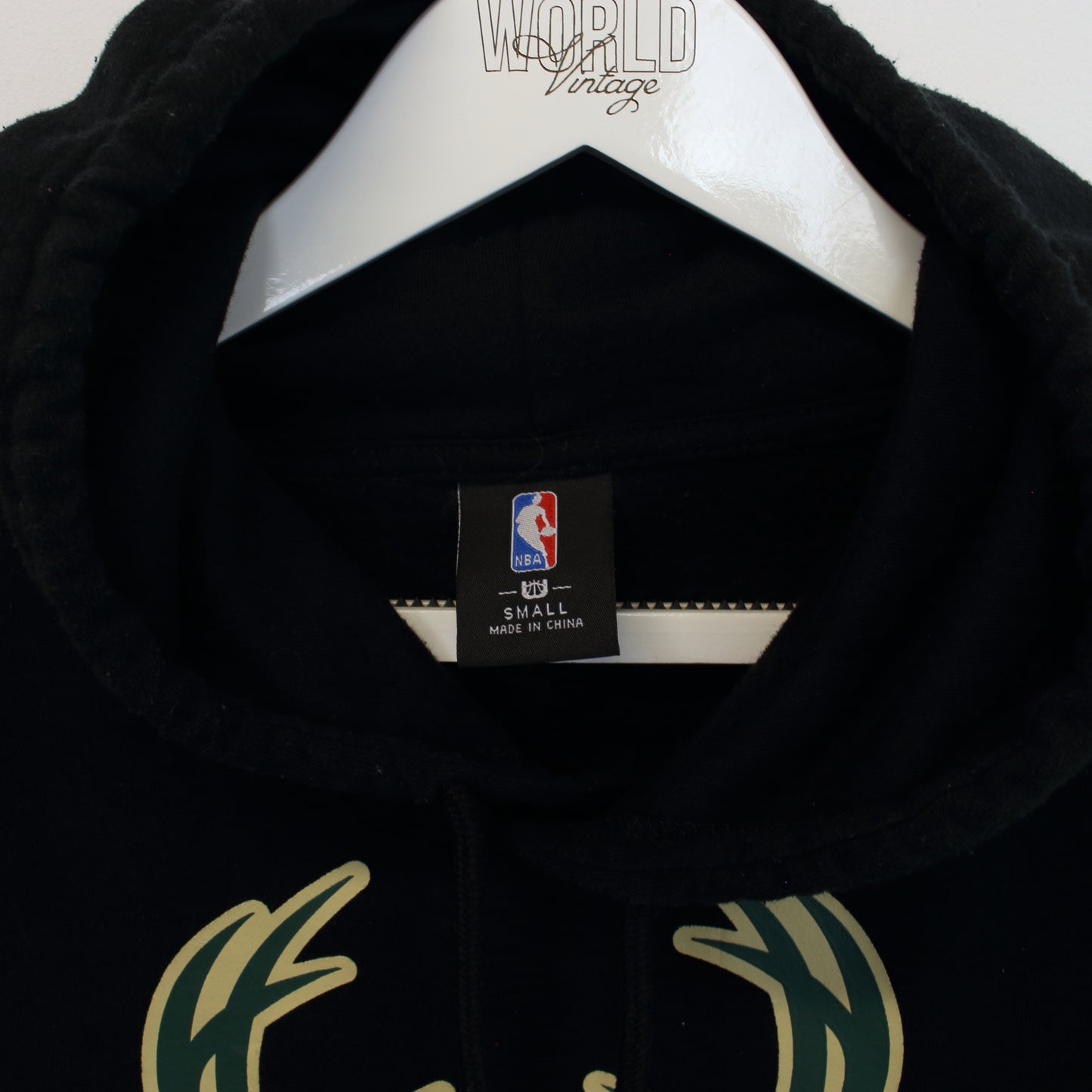 Vintage Milwaukee Bucks hoodie in black. Best fits M