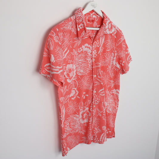 Vintage Tissaia Hawaiian shirt in pink. Best fits XL