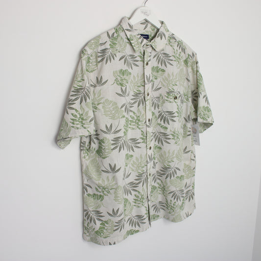 Vintage Croft&Barrow Hawaiian shirt in green. Best fits L