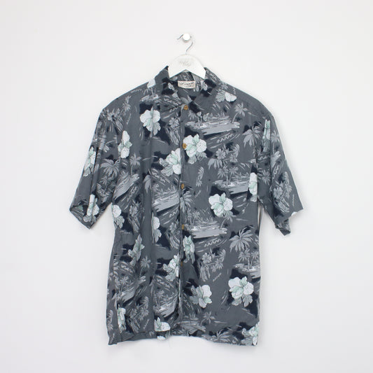 Vintage Lassen Hawaiian shirt in grey. Best fits M