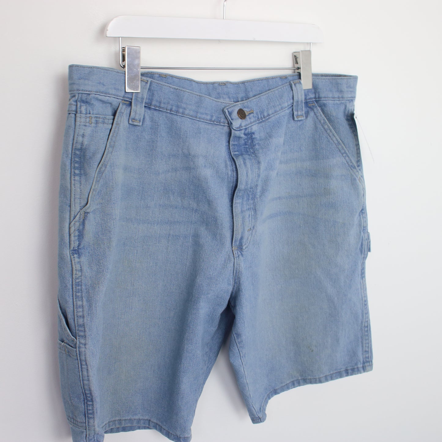 Vintage Wrangler denim shorts. Best fits W40