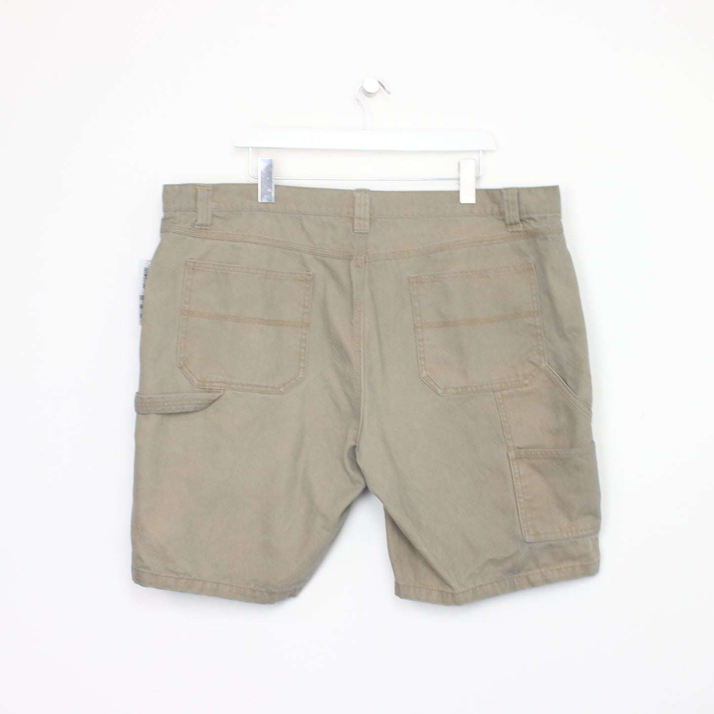 Vintage Berkley Jensen Cargo shorts in tan. Best fits W42