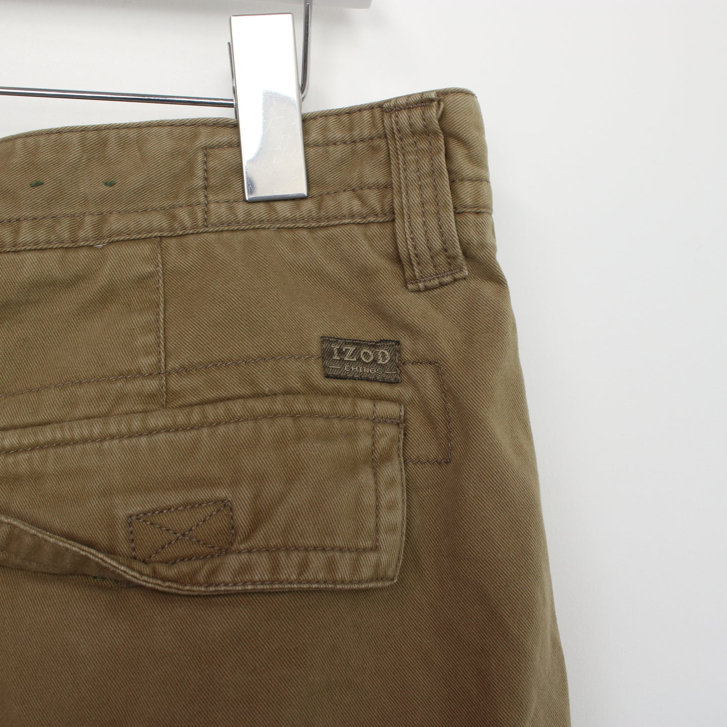 Vintage Izod Cargo shorts in tan. Best fits W38