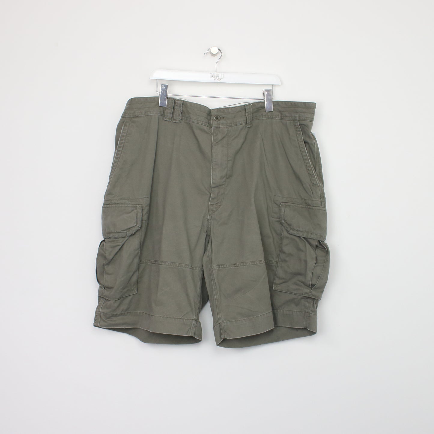 Vintage Polo Ralph Lauren Cargo shorts in khaki. Best fits W46