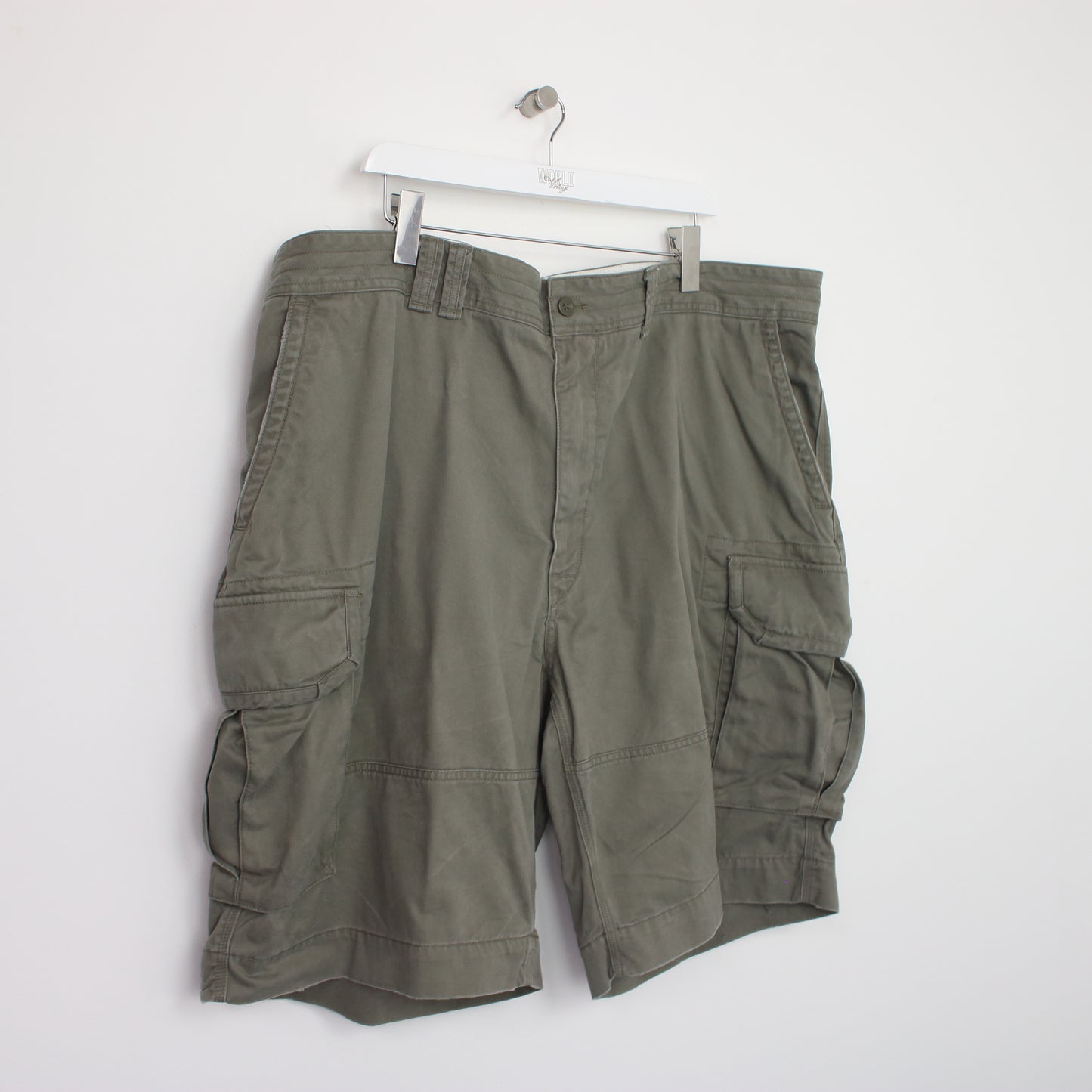 Vintage Polo Ralph Lauren Cargo shorts in khaki. Best fits W46